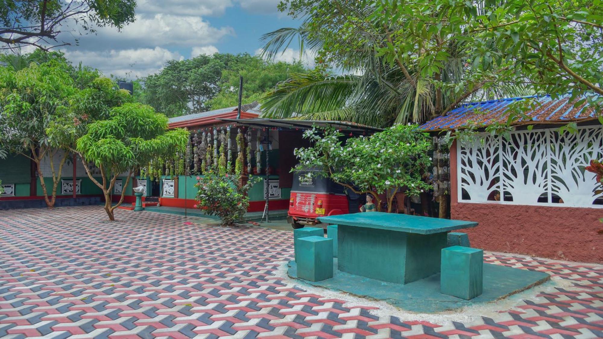 The King'S Garden Resort دامبولا المظهر الخارجي الصورة